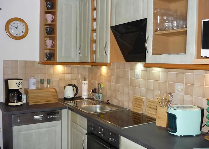 Wiesengrund - Gepflegte Und Gemuetlich Mit Garten Appartement